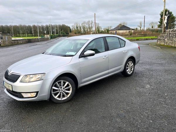 Skoda Octavia Saloon, Diesel, 2013, Silver
