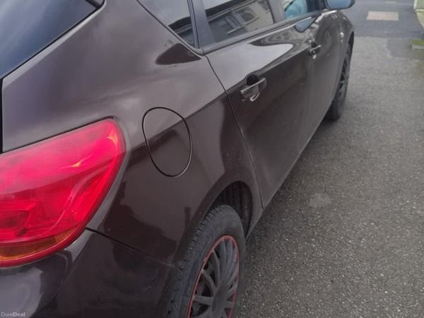 Opel Astra Hatchback, Diesel, 2014, Brown