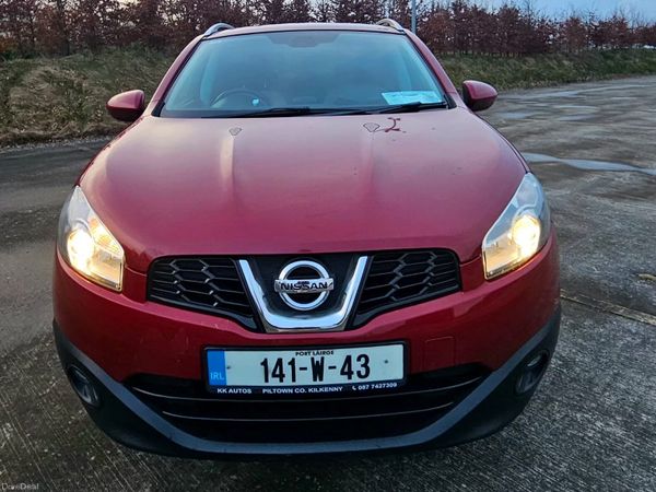 Nissan Qashqai Hatchback, Diesel, 2014, Red