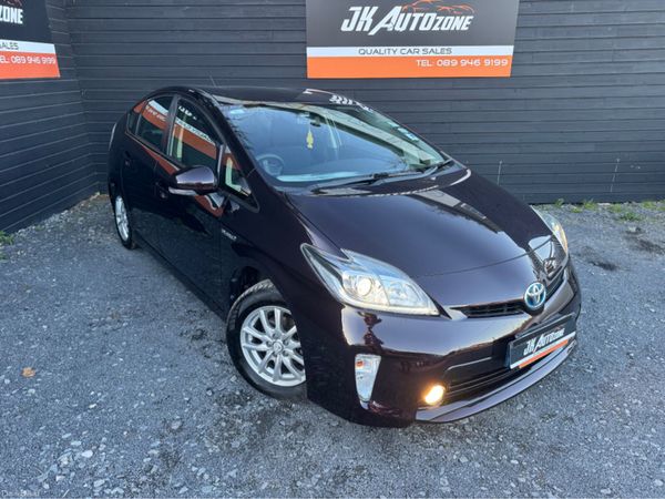 Toyota Prius Hatchback, Petrol Hybrid, 2014, Purple