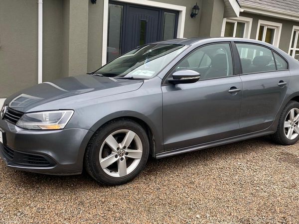 Volkswagen Jetta Saloon, Diesel, 2012, Grey