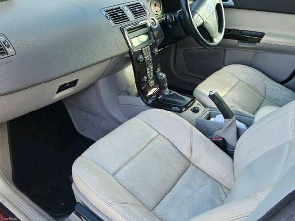 Volvo S40 Saloon, Petrol, 2007, Red