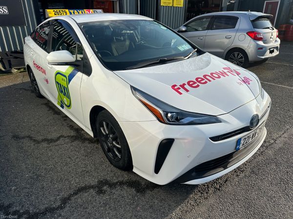 Toyota Prius Hatchback, Petrol Hybrid, 2022, White