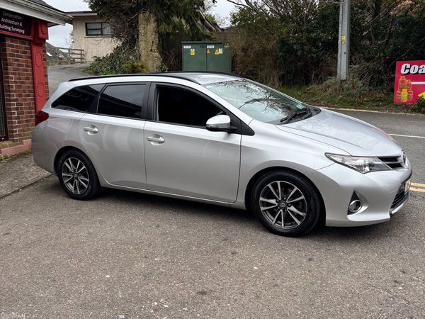 Toyota Auris Estate/Jeep, Diesel, 2014, Silver
