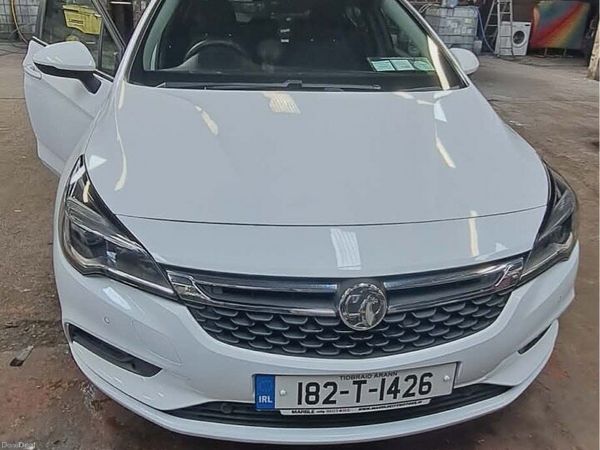 Vauxhall Astra Hatchback, Diesel, 2018, White