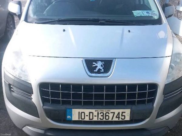 Peugeot 3008 Hatchback, Petrol, 2010, Silver