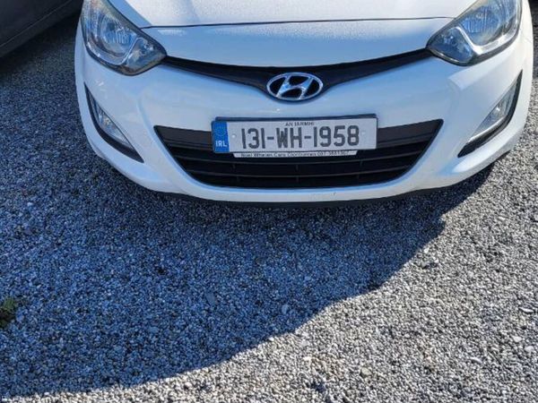 Hyundai i20 Hatchback, Petrol, 2013, White