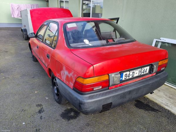Toyota Corolla Saloon, Petrol, 1994, Red