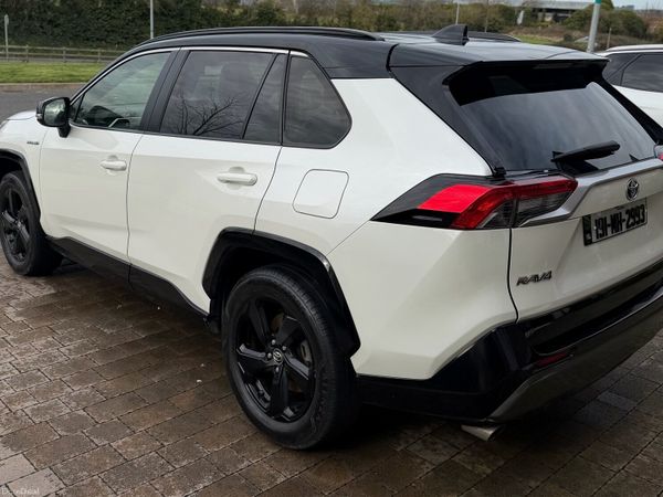 Toyota RAV4 SUV, Petrol Hybrid, 2019, White
