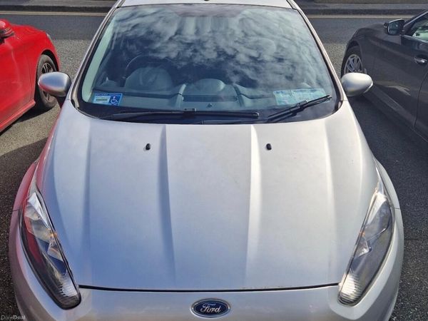 Ford Fiesta Hatchback, Petrol, 2013, Silver