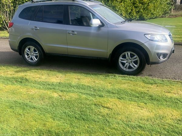 Hyundai Santa Fe SUV, Diesel, 2012, Silver
