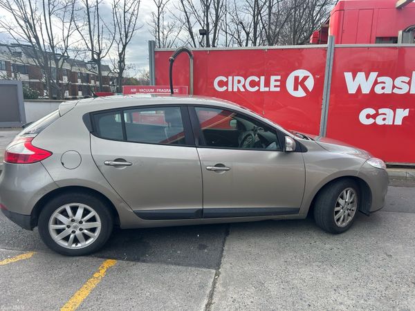 Renault Megane Hatchback, Diesel, 2011, Gold