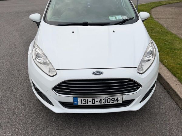 Ford Fiesta Hatchback, Petrol, 2013, White