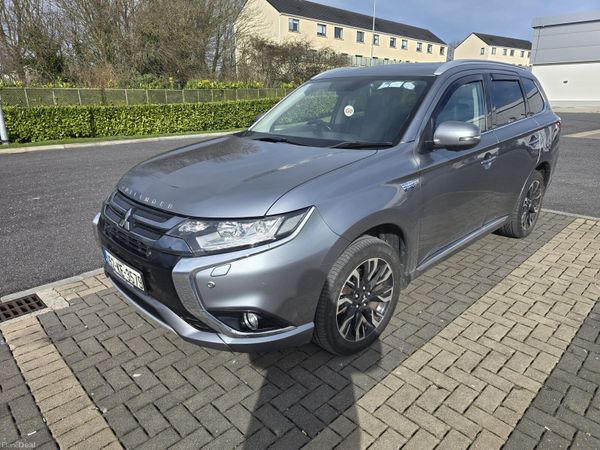 Mitsubishi Outlander SUV, Petrol Plug-in Hybrid, 2015, Grey