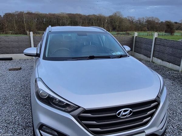 Hyundai Tucson SUV, Diesel, 2016, Silver
