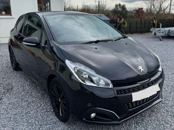 Peugeot 208 Hatchback, Petrol, 2017, Black