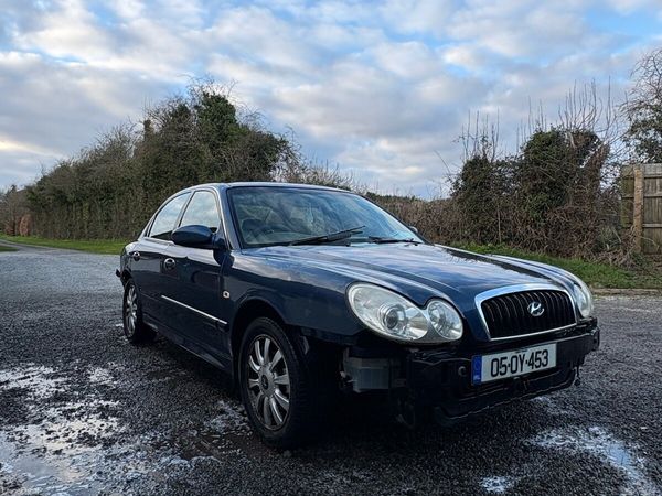 Volkswagen Passat Saloon, Diesel, 2005, Silver