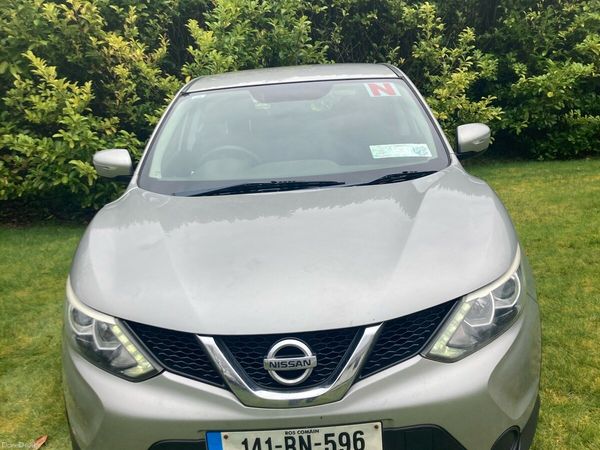 Nissan Qashqai Hatchback, Diesel, 2014, Silver