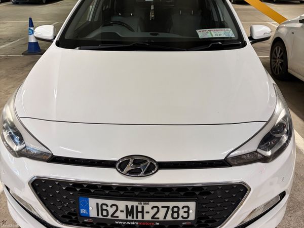 Hyundai i20 Hatchback, Petrol, 2016, White