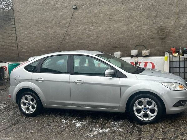 Ford Focus Hatchback, Petrol, 2011, Silver
