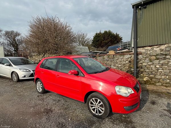 Volkswagen Polo Hatchback, Petrol, 2007, Red
