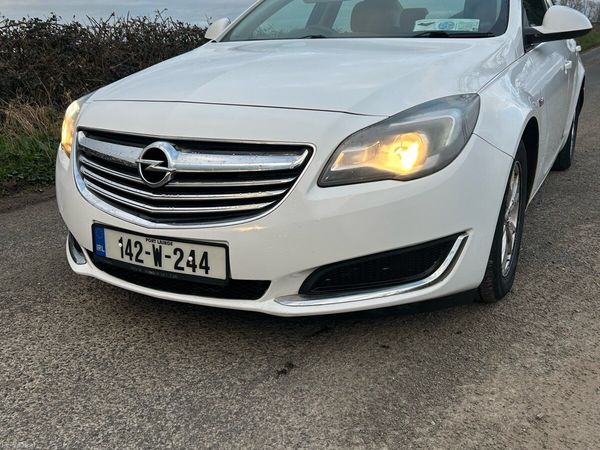 Opel Insignia Saloon, Diesel, 2014, White