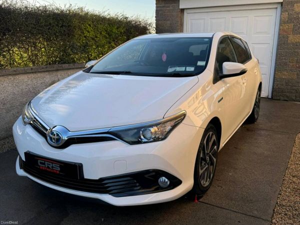 Toyota Auris Hatchback, Petrol Hybrid, 2015, White