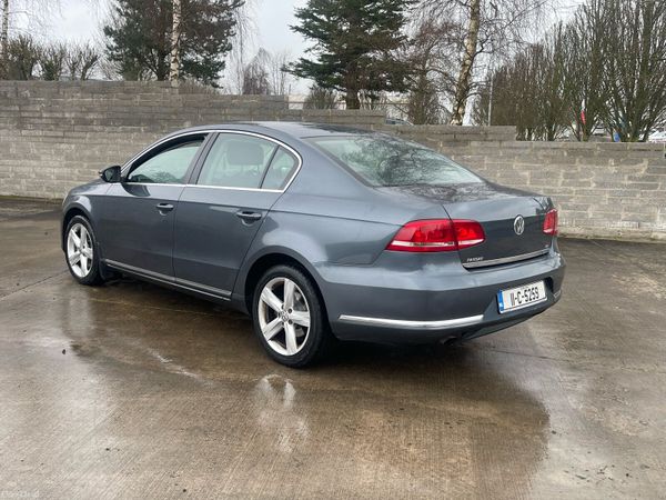 Volkswagen Passat Saloon, Diesel, 2011, Grey