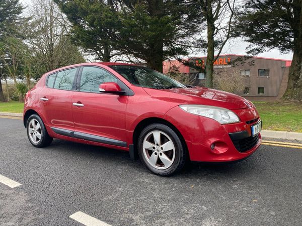 Renault Megane Hatchback, Diesel, 2011, Red