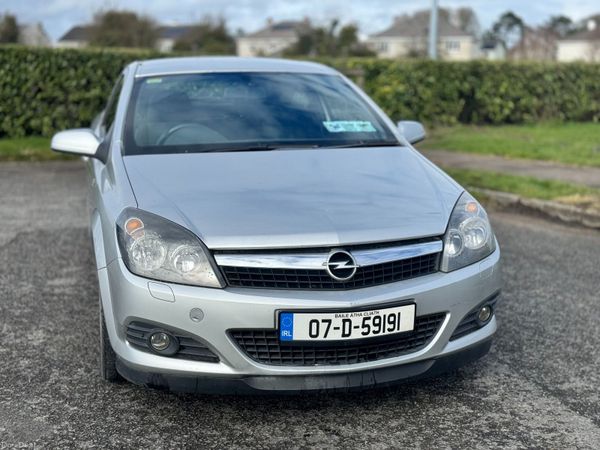 Opel Astra Hatchback, Petrol, 2007, Silver
