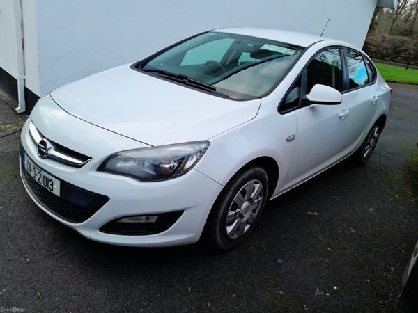 Opel Astra Saloon, Petrol, 2013, White