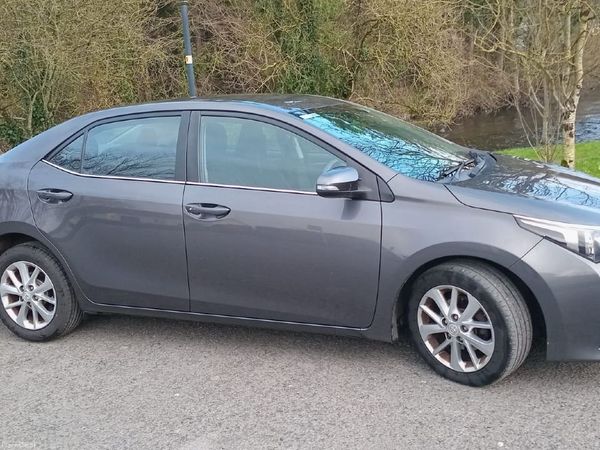 Toyota Corolla Saloon, Diesel, 2016, Grey