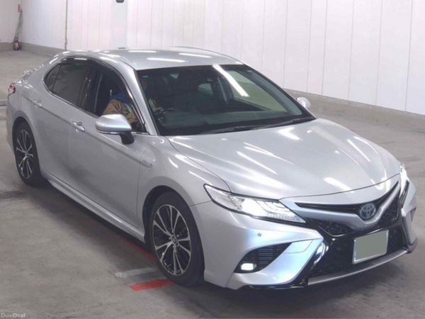 Toyota Camry Saloon, Petrol Hybrid, 2019, Silver