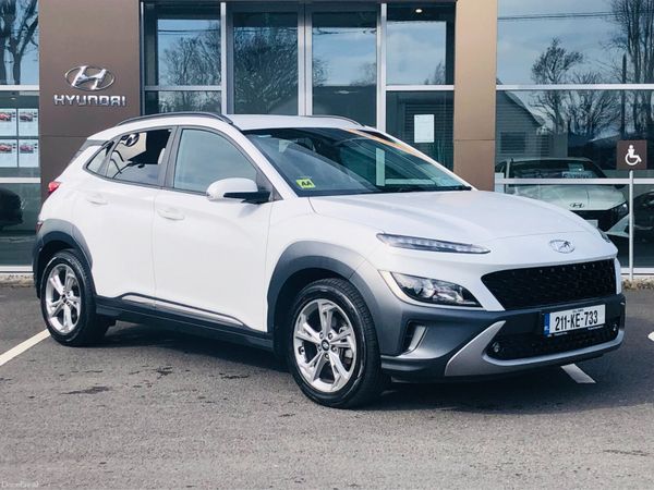 Hyundai KONA MPV, Petrol, 2021, White