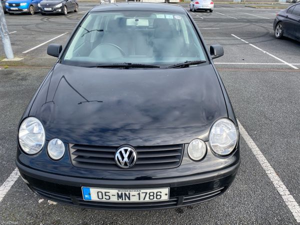 Volkswagen Polo Hatchback, Petrol, 2005, Black