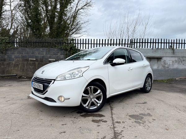 Peugeot 208 Hatchback, Petrol, 2015, White