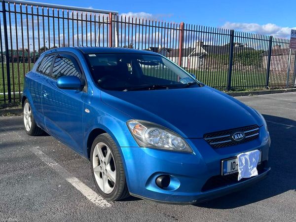 Kia Ceed Hatchback, Petrol, 2010, Blue