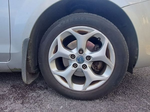 Ford Focus Estate/Jeep, Petrol, 2009, Silver