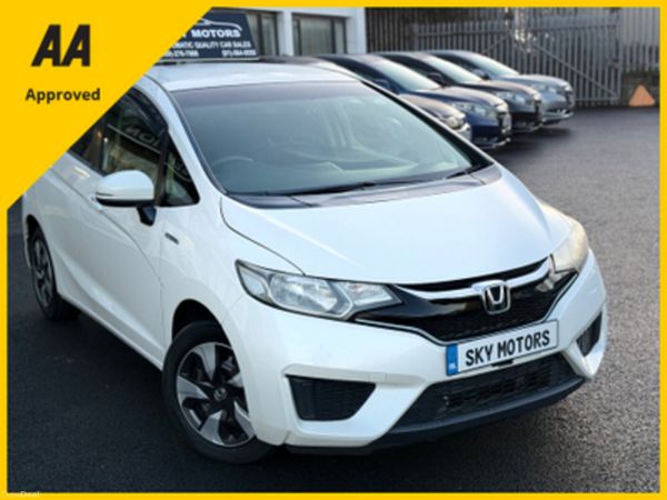 Honda Fit Hatchback, Petrol Hybrid, 2016, White