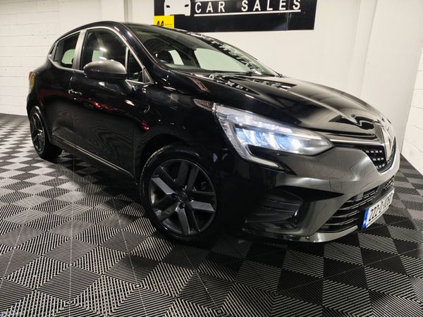 Renault Clio Hatchback, Petrol, 2022, Black