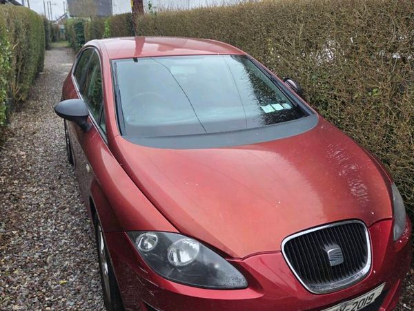 SEAT Leon Hatchback, Petrol, 2010, Red