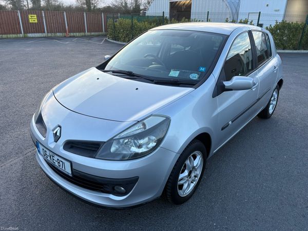 Renault Clio Hatchback, Petrol, 2006, Silver