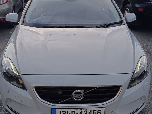 Volvo V40 Hatchback, Petrol, 2013, Silver