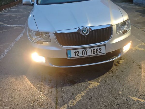 Skoda Superb Hatchback, Diesel, 2012, Silver