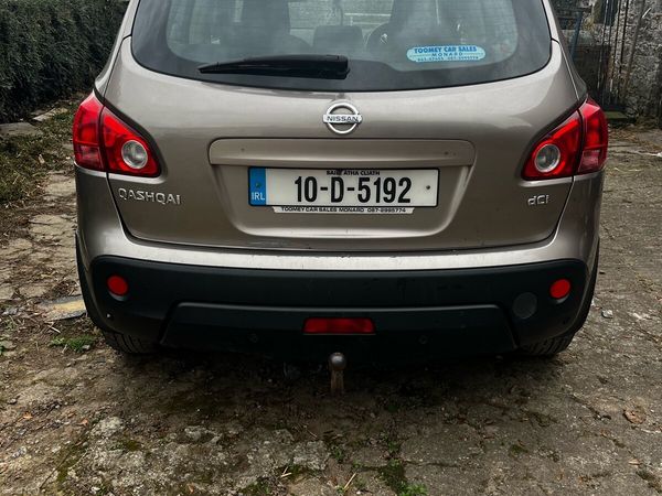 Nissan Qashqai Hatchback, Diesel, 2010, Brown