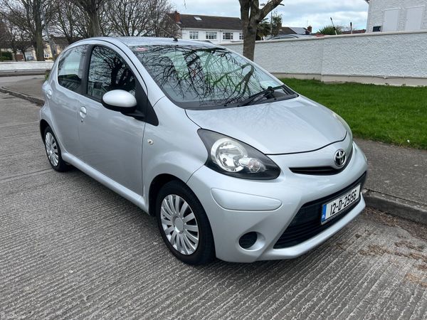 Toyota Aygo Hatchback, Petrol, 2012, Silver