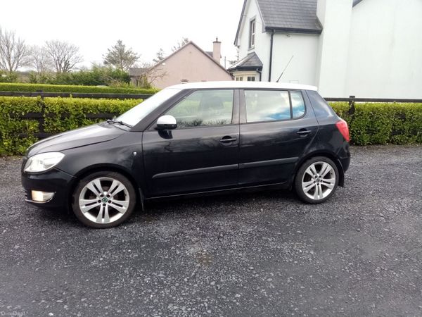 Skoda Fabia Hatchback, Petrol, 2011, Black