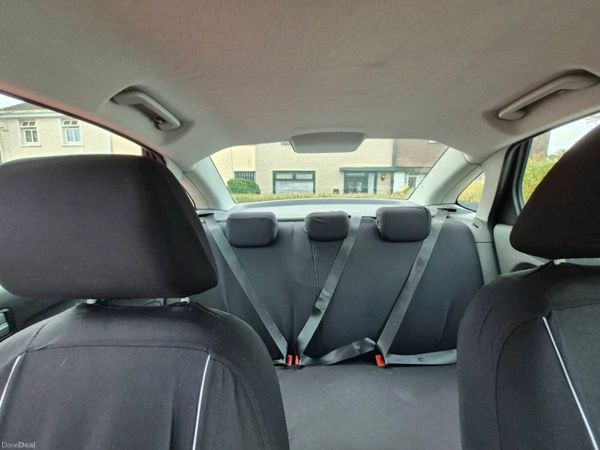 Ford Focus Saloon, Petrol, 2008, Silver