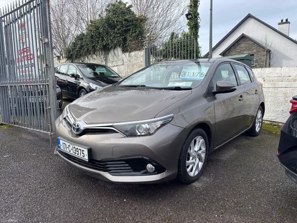 Toyota Auris Hatchback, Diesel, 2017, Grey