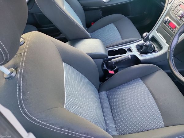 Ford Mondeo Hatchback, Diesel, 2011, Brown